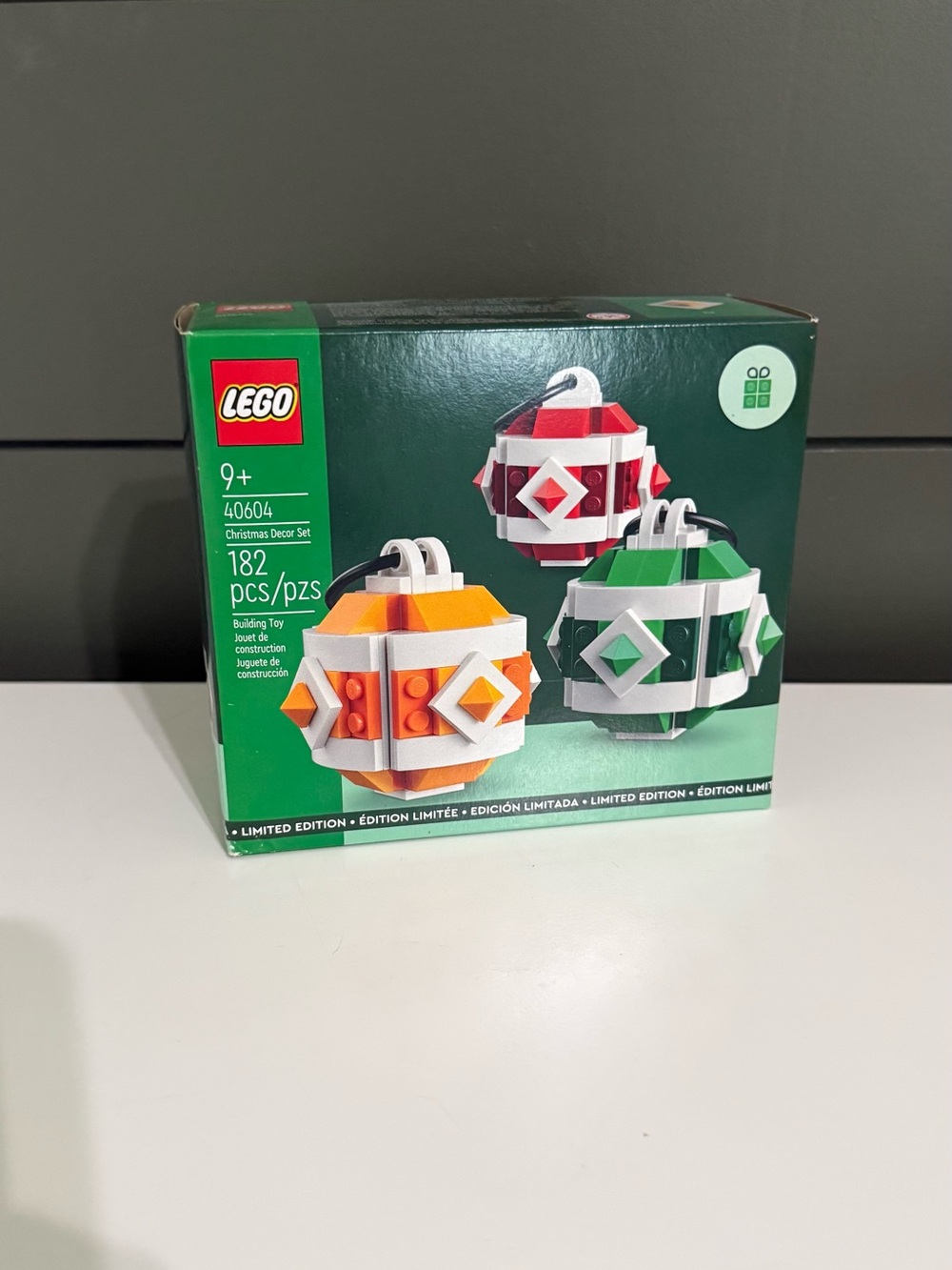 Lego Christmas Decor Ornaments Set - Green, Red, Orange, White 40604